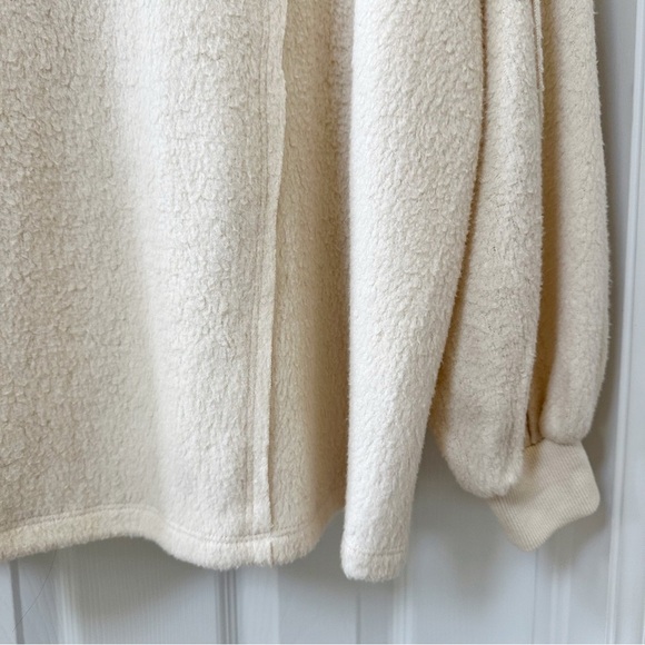 Urban Outfitters UO Lillu V-Neck Pullover Top Cozy Sweater Oversize Cream Small - Picture 8 of 10